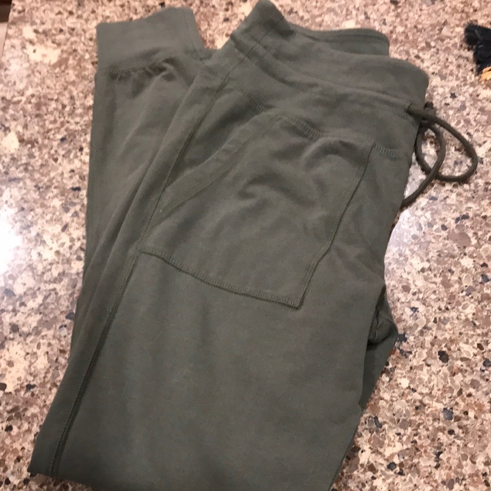 Wild Fable green joggers size small